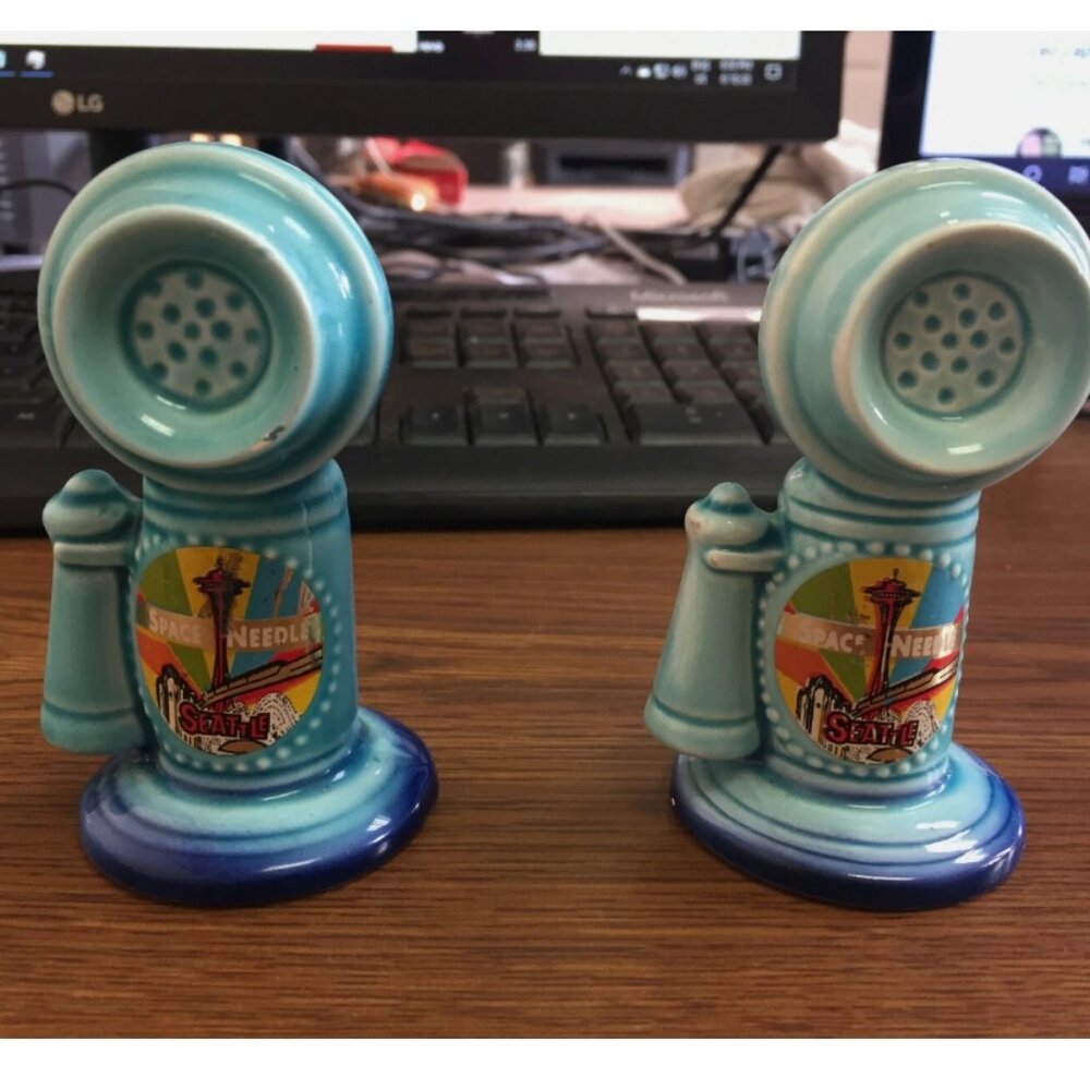 Vintage Space Needle Seattle Salt + Pepper Shaker Made In Japan Baby Blue Phone